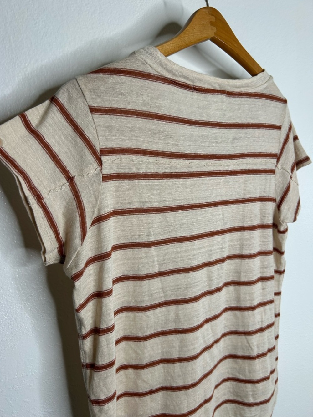 AMO Neutral Striped Lightweight V - Neck T - Shirt Size Small - Picture 13 of 15